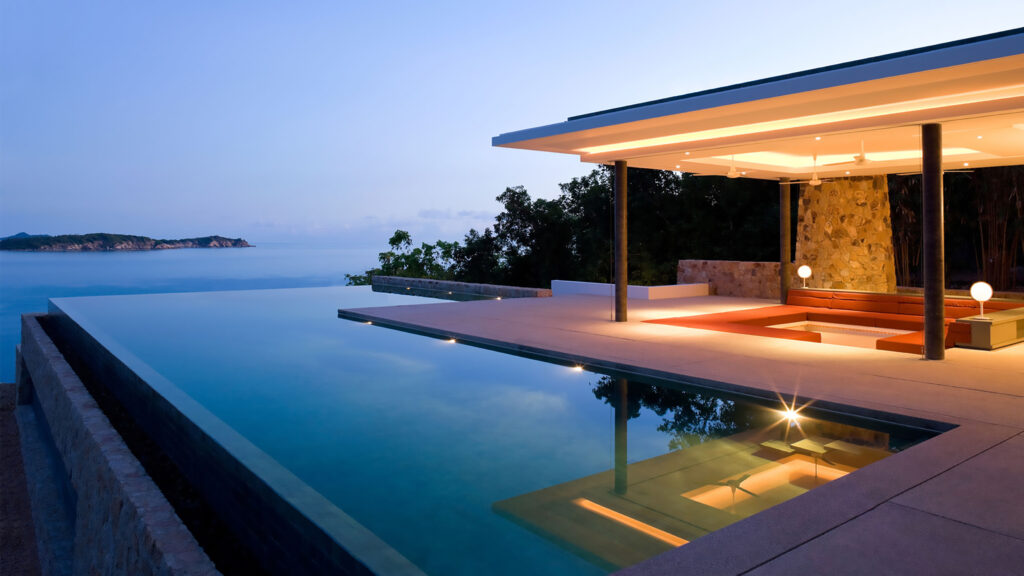 Construcción de casas con piscina infinita